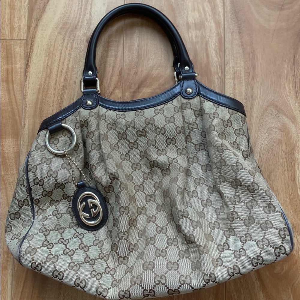 Medium gucci sukey tote Signature